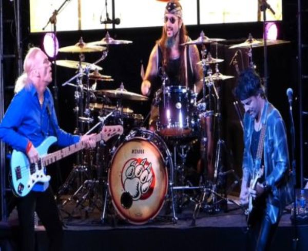 The winery dogs